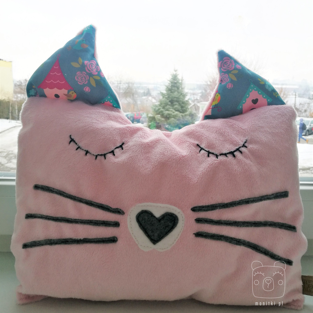Poduszka kot – pomysł na prezent